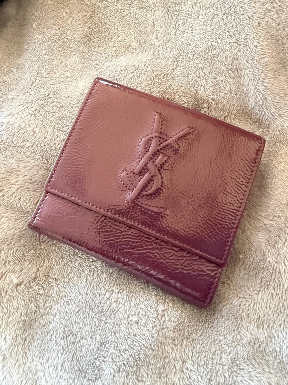 YSL Purple Patent Leather Compact Wallet / Embossed YSL Logo - Picture 4 of 7